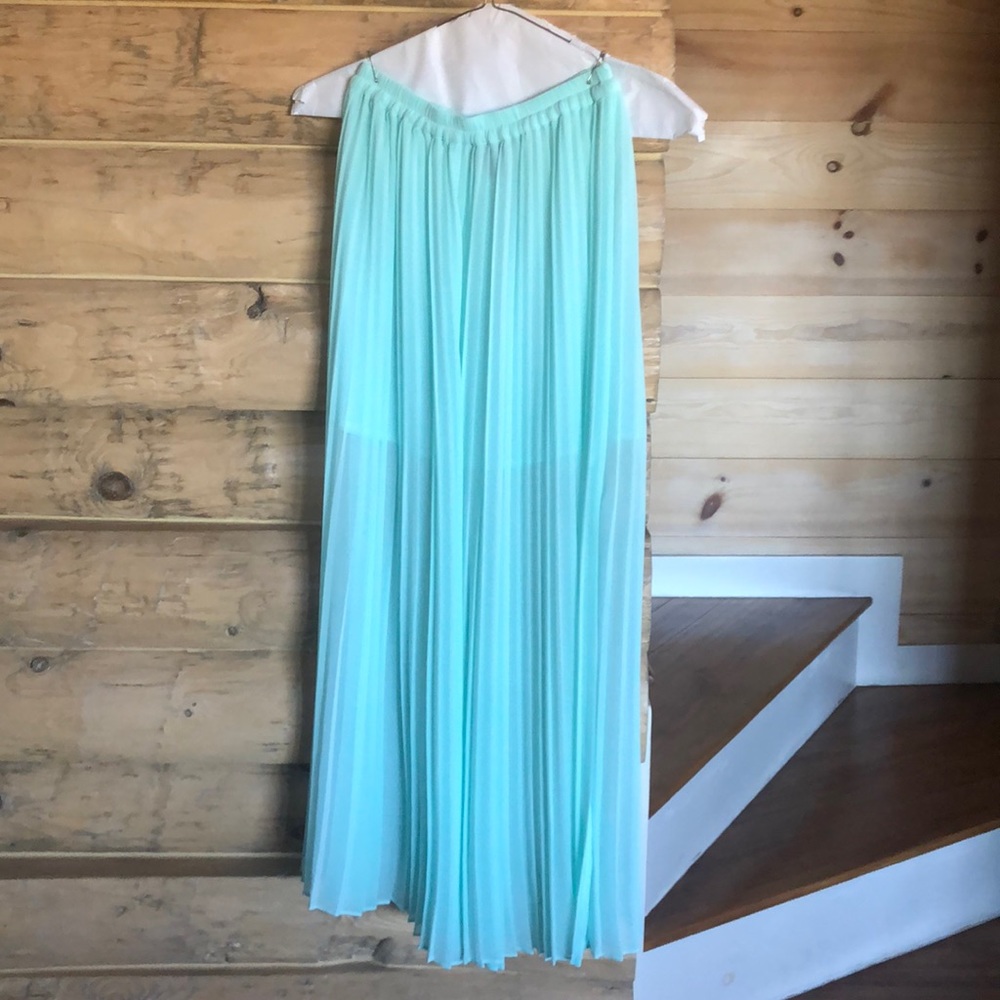 Skirt - size 4